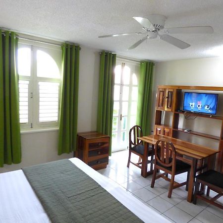 Beach Studio 6 Ocho Rios Exterior photo