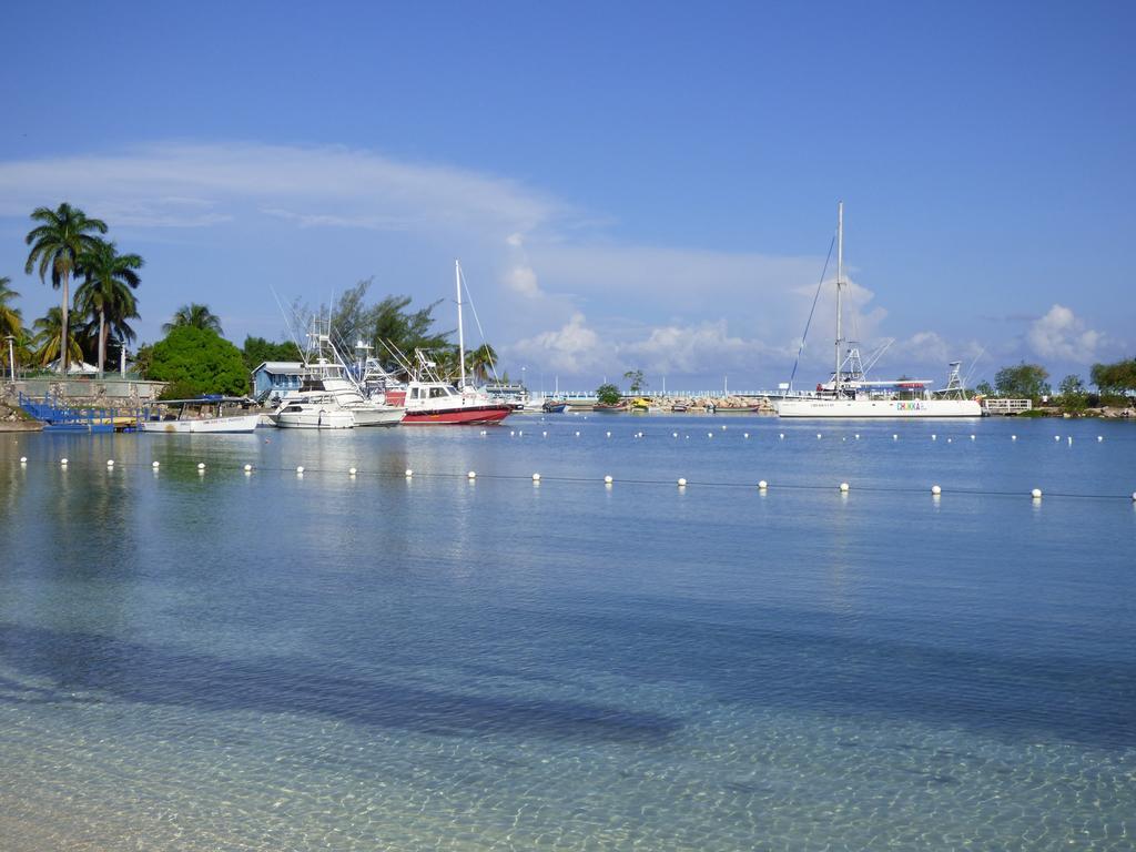 Beach Studio 6 Ocho Rios Room photo