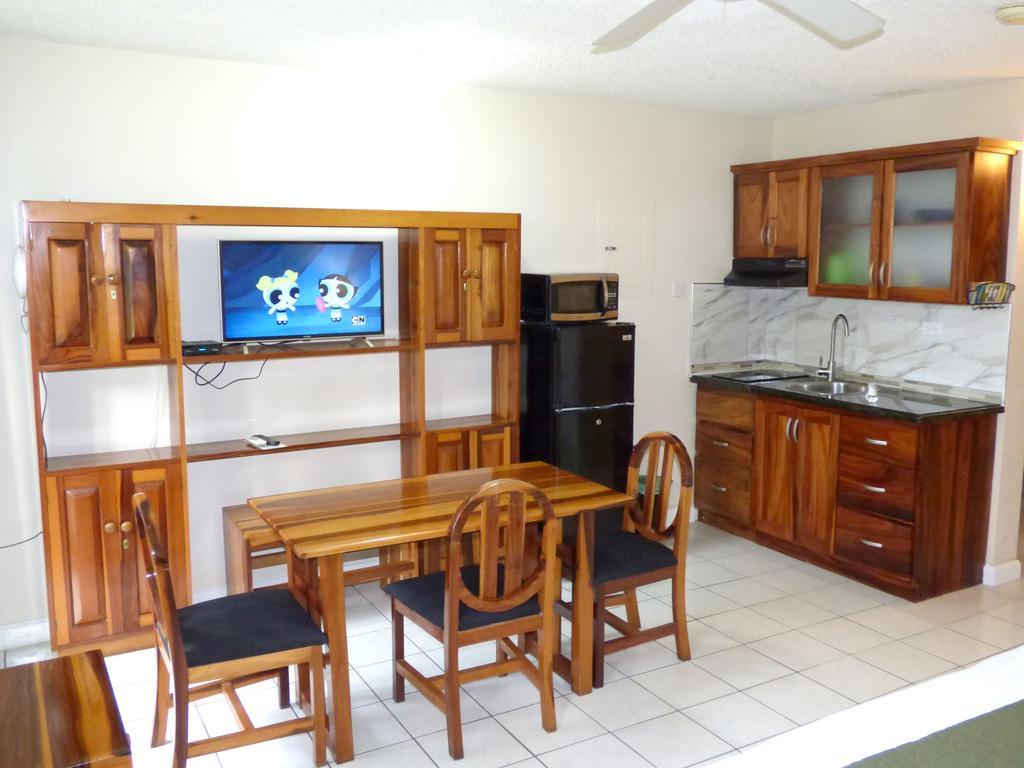 Beach Studio 6 Ocho Rios Exterior photo