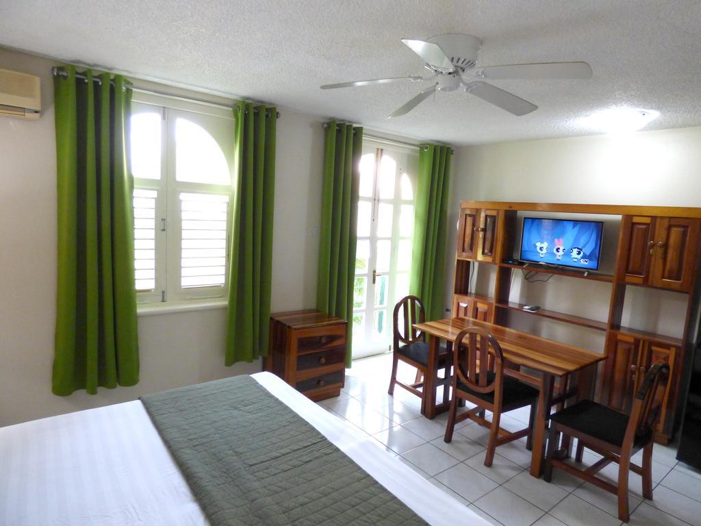 Beach Studio 6 Ocho Rios Exterior photo
